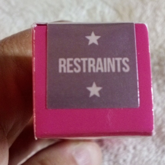 RESTRAINTS JEFFER STAR LIQUID LIP STICK - Picture 1 of 7